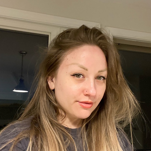 Meet your Posher, Jillian - Picture 1 of 1